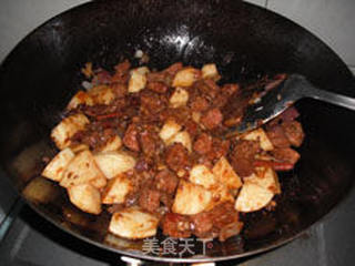 餐桌上的烧烤味美食——孜然土豆焖牛肉的做法步骤：10