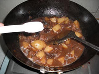 餐桌上的烧烤味美食——孜然土豆焖牛肉的做法步骤：12