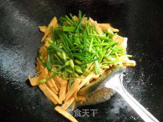 韭苔腐竹炒肉丝的做法步骤：6