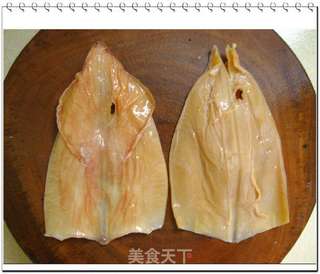 酱爆鱿鱼的做法步骤:2