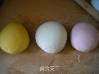 彩色牛肉馅蒸饺的做法步骤:2