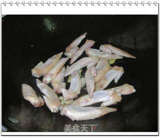 卤鸡翅尖的做法步骤:2