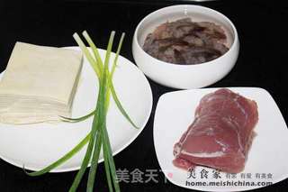 鲜虾肉春卷的做法步骤：1