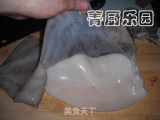 秋天餐桌上时令美食——彩椒韭菜花爆鱿鱼的做法步骤:8