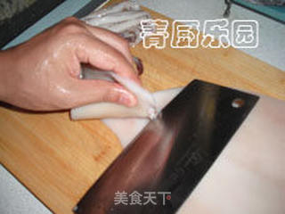 秋天餐桌上时令美食——彩椒韭菜花爆鱿鱼的做法步骤:10