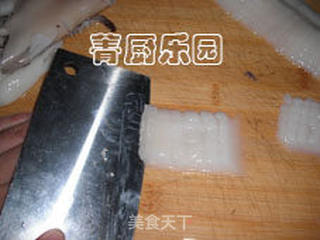 秋天餐桌上时令美食——彩椒韭菜花爆鱿鱼的做法步骤:14