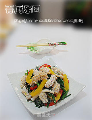 秋天餐桌上时令美食——彩椒韭菜花爆鱿鱼的做法步骤:27