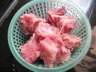 苹果沙梨猪骨汤的做法步骤:2