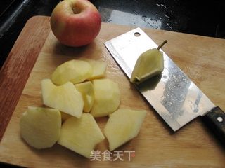 苹果沙梨猪骨汤的做法步骤:7