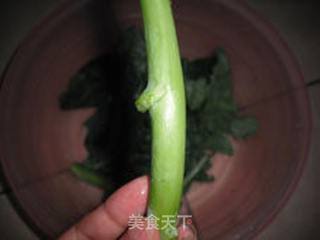 营养价值很高的绿色蔬菜——蚝油花菇芥兰的做法步骤：2
