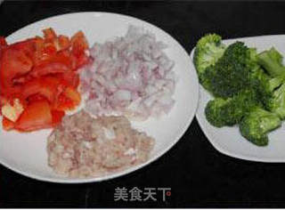 肉末茄汁意面的做法步骤:2