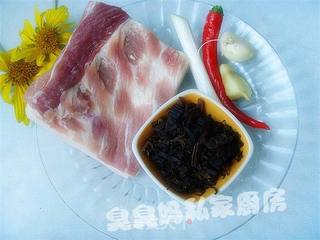 梅菜扣肉的做法步骤：1