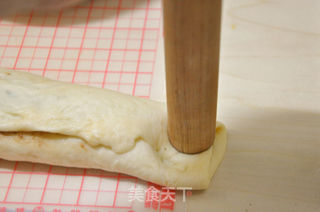 巨型巧克力面包圈--蛋糕模盛妆的新食感面包的做法步骤:20