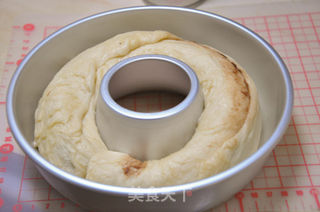 巨型巧克力面包圈--蛋糕模盛妆的新食感面包的做法步骤:21