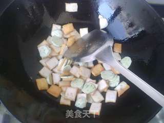 海鲜风辣白菜炒饭的做法步骤:3
