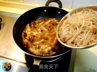 芦笋香菇焖粉条的做法步骤:18