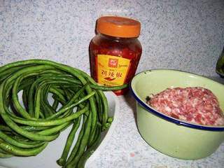 超级下饭菜---剁椒豇豆碎的做法步骤：1