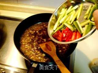 蔬菜黑醋汁拌意面的做法步骤:13