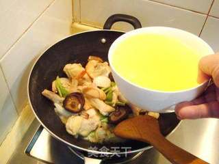 西班牙海鲜锅仔饭的做法步骤:9