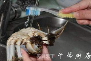 清蒸闸蟹的做法步骤:2