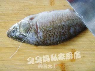 糟香豆瓣鲫鱼的做法步骤:2