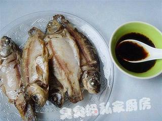 糟香豆瓣鲫鱼的做法步骤:5