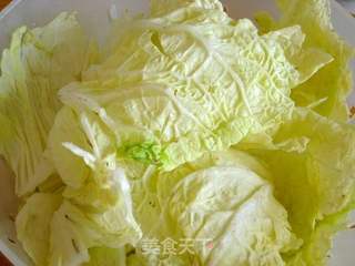 大虾烧白菜的做法步骤:2