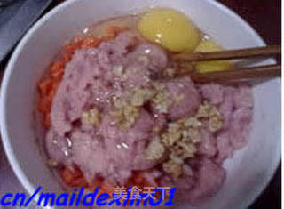鸡蛋蒸肉饼的做法步骤:2