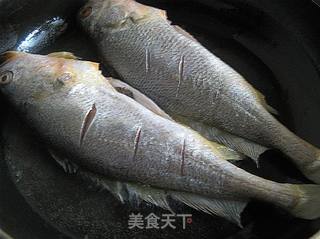 红烧黄花鱼的做法步骤:4
