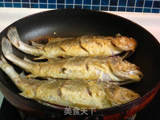 酱焖黄花鱼的做法步骤:7