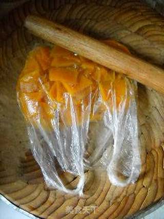 芝麻薏米南瓜饼的做法步骤:4
