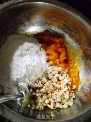 芝麻薏米南瓜饼的做法步骤:6