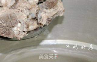 [美食家主题赛--第三季]         海参龙骨汤的做法步骤：6