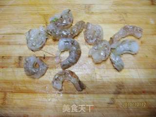 蛋皮虾卷的做法步骤:4