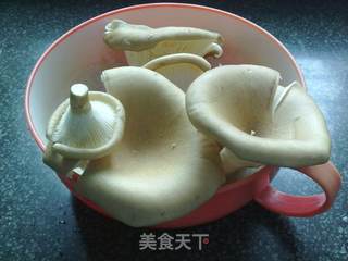 清蒸芦笋猪肚菇(洋葱香)的做法步骤:2
