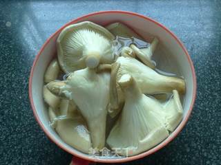 清蒸芦笋猪肚菇(洋葱香)的做法步骤:4