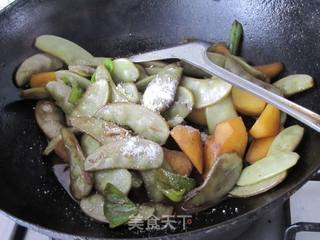 扁豆烧山芋的做法步骤:13
