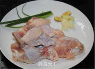 栗子炒鸡块的做法步骤：1