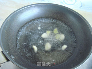 三文鱼骨奶酪汤的做法步骤:3