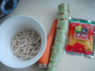 三丝炒花生素肉的做法步骤：1