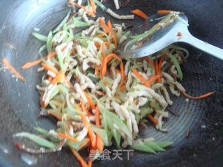 三丝炒花生素肉的做法步骤：7