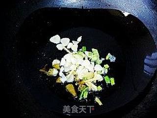 铁板豉椒鱿鱼的做法步骤:2