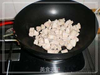 板栗干豆角焖五花肉的做法步骤:3