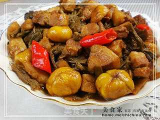 板栗干豆角焖五花肉的做法步骤:9