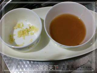 上汤双孢菇扒油菜的做法步骤:7