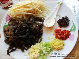 鱼香肉丝(超级详细版)的做法步骤:3
