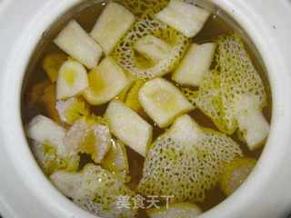 竹荪土鸡汤的做法步骤:4