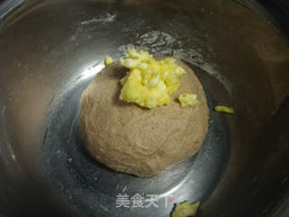 玉米肠肉桂面包卷的做法步骤：3