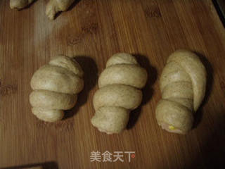 玉米肠肉桂面包卷的做法步骤：13