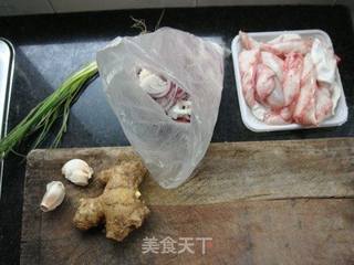 进补的好帮手 --- 黄焖鱼泡的做法步骤：1